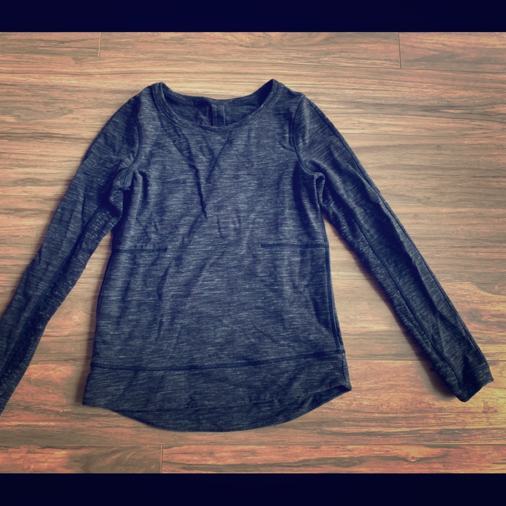 LULULEMON 6 long sleeve sweatshirt great condition